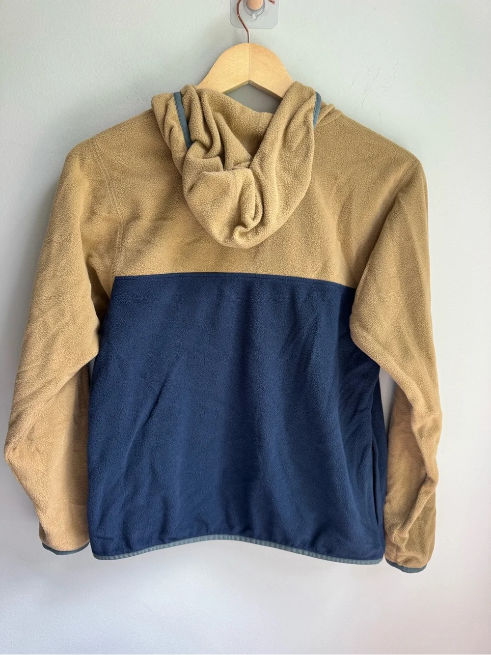 Patagonia Kids Hooded Fleece Full Zip Jacket in Tan, Navy & Red Two Tone
